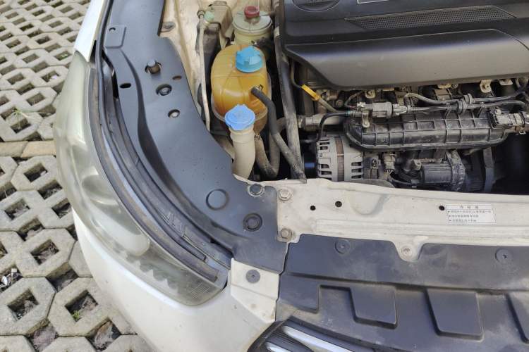 Used GAC Trumpchi GA6 2016 235T DCT Elite Edition Engine Bay Right