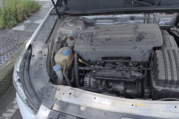 Used GAC Trumpchi GA6 2016 235T DCT Elite Edition Engine Bay Right