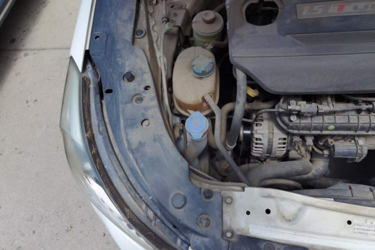 Used GAC Trumpchi GA6 2016 235T DCT Luxury Edition Engine Bay Right