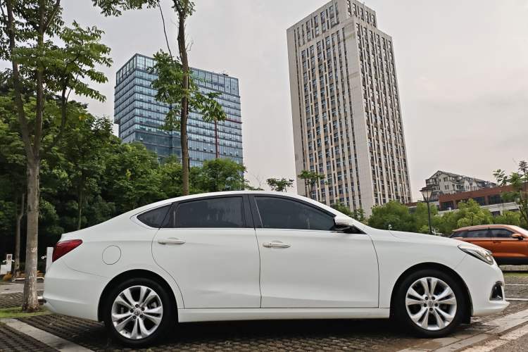 Used GAC Trumpchi GA6 2016 235T DCT Elite Edition Exterior 6