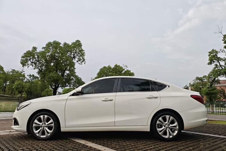 Used GAC Trumpchi GA6 2016 235T DCT Elite Edition Exterior 7