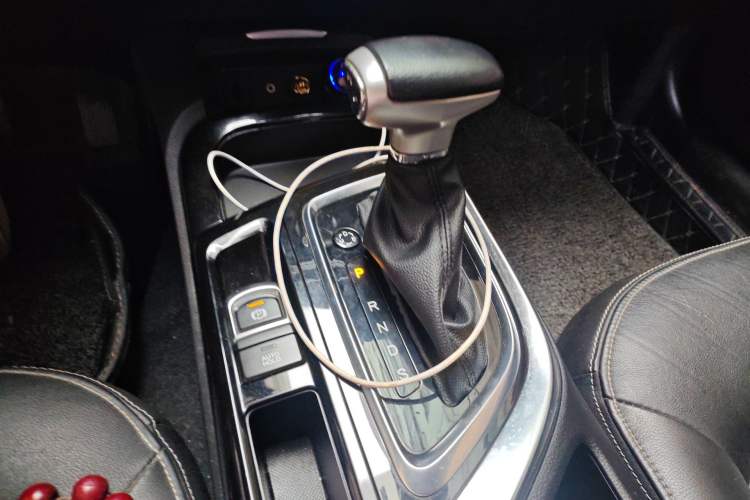 Used GAC Trumpchi GA6 2016 235T DCT Luxury Edition Gear Lever