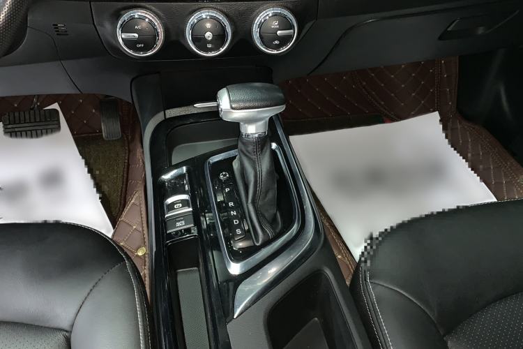 Used GAC Trumpchi GA6 2016 235T DCT Elite Edition Gear Lever