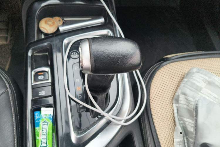 Used GAC Trumpchi GA6 2016 235T DCT Luxury Edition Gear Lever