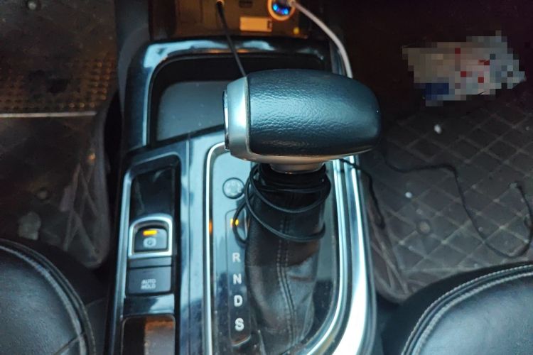 Used GAC Trumpchi GA6 2016 235T DCT Elite Edition Gear Lever