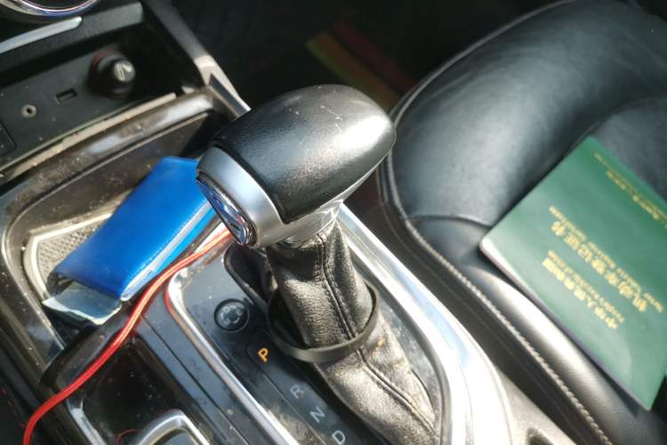 Used GAC Trumpchi GA6 2016 235T DCT Elite Edition Gear Lever