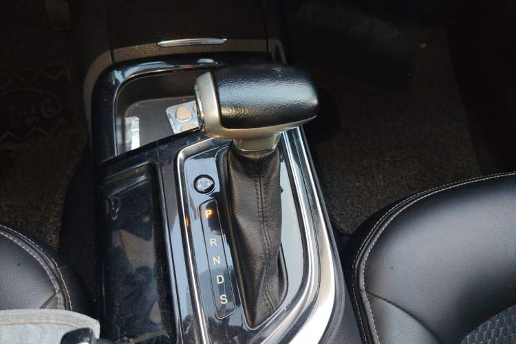 Used GAC Trumpchi GA6 2016 235T DCT Comfort Edition Gear Lever