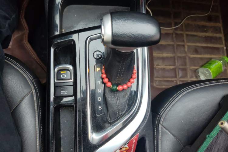 Used GAC Trumpchi GA6 2016 235T DCT Luxury Edition Gear Lever