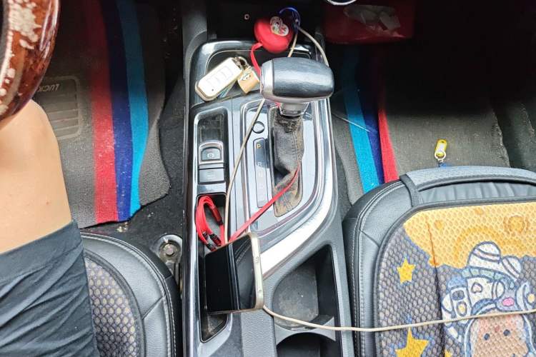 Used GAC Trumpchi GA6 2016 235T DCT Elite Edition Gear Lever
