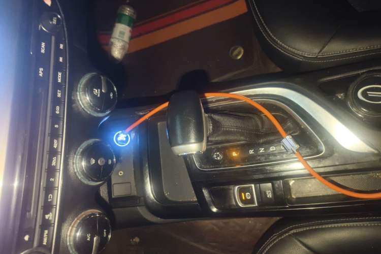 Used GAC Trumpchi GA6 2016 235T DCT Elite Edition Gear Lever