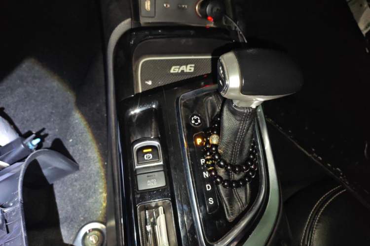 Used GAC Trumpchi GA6 2016 235T DCT Luxury Edition Gear Lever