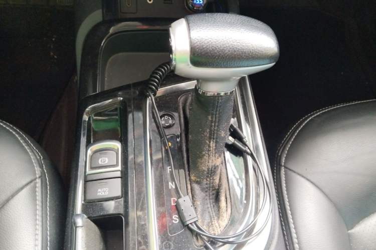 Used GAC Trumpchi GA6 2016 235T DCT Luxury Edition Gear Lever
