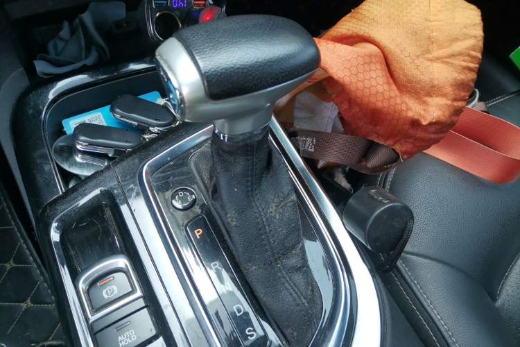 Used GAC Trumpchi GA6 2016 235T DCT Luxury Edition Gear Lever