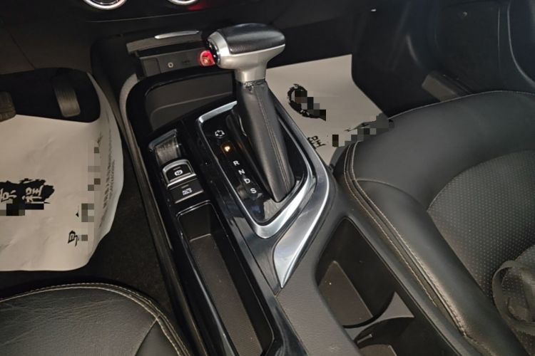Used GAC Trumpchi GA6 2016 235T DCT Elite Edition Gear Lever