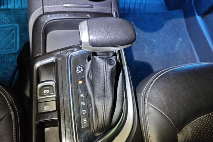 Used GAC Trumpchi GA6 2016 235T DCT Luxury Edition Gear Lever