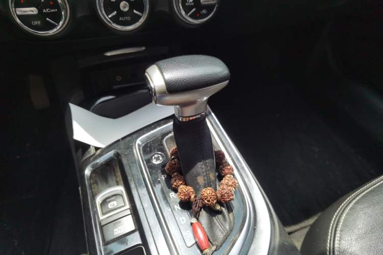 Used GAC Trumpchi GA6 2016 235T DCT Luxury Edition Gear Lever