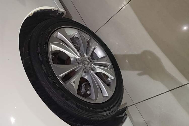 Used GAC Trumpchi GA6 2016 235T DCT Elite Edition Left Front Wheel Hub
