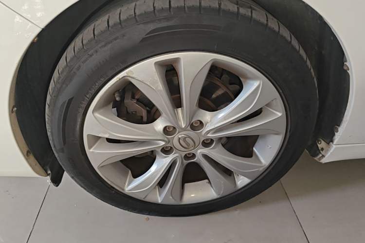 Used GAC Trumpchi GA6 2016 235T DCT Elite Edition Left Front Wheel Hub