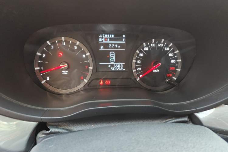 Used GAC Trumpchi GA6 2016 235T Manual Elite Edition Odometer Close Up