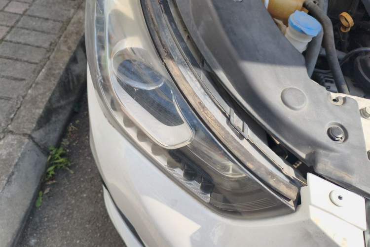 Used GAC Trumpchi GA6 2016 235T DCT Luxury Edition Right Front Headlight