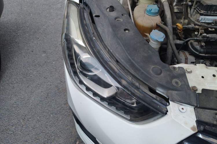 Used GAC Trumpchi GA6 2016 235T DCT Comfort Edition Right Front Headlight