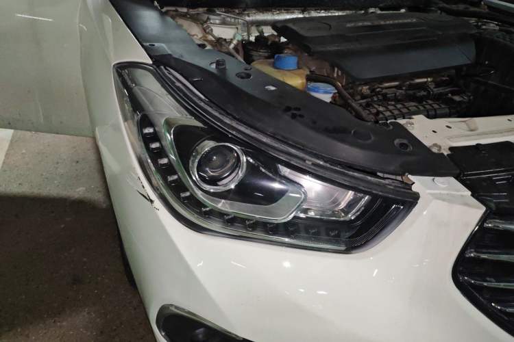 Used GAC Trumpchi GA6 2016 235T DCT Luxury Edition Right Front Headlight
