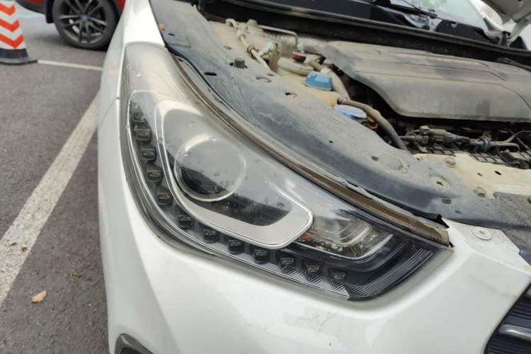 Used GAC Trumpchi GA6 2016 235T DCT Elite Edition Right Front Headlight