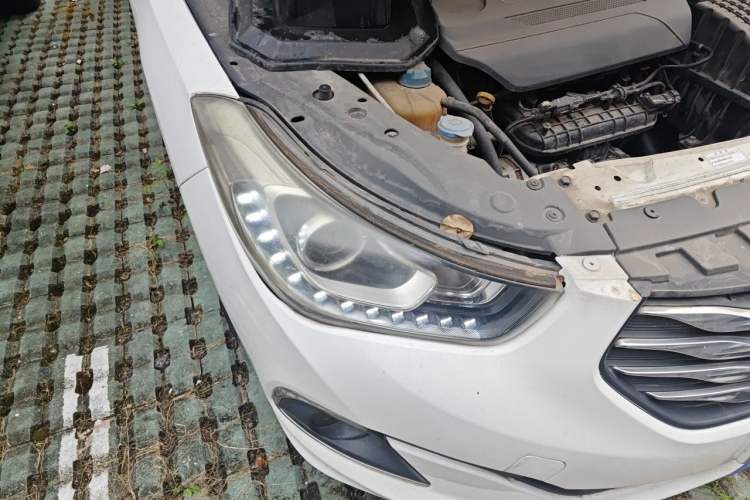 Used GAC Trumpchi GA6 2016 235T DCT Elite Edition Right Front Headlight