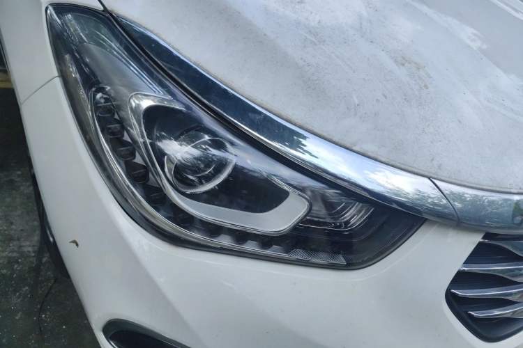 Used GAC Trumpchi GA6 2016 235T DCT Luxury Edition Right Front Headlight