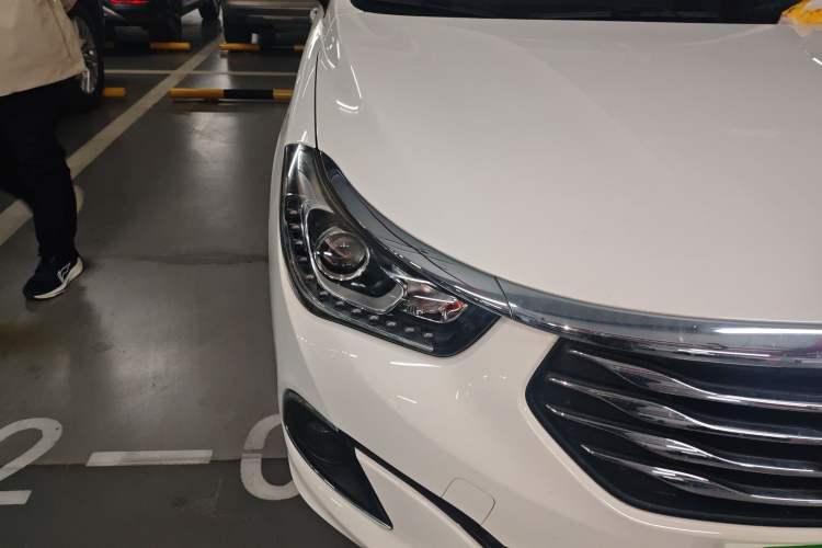Used GAC Trumpchi GA6 2016 235T Manual Elite Edition Right Front Headlight