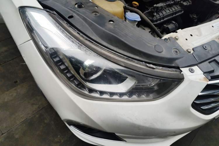 Used GAC Trumpchi GA6 2016 235T DCT Elite Edition Right Front Headlight