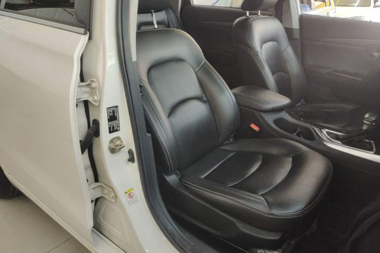 Used GAC Trumpchi GA6 2016 235T DCT Elite Edition Right Front Seat