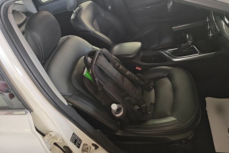 Used GAC Trumpchi GA6 2016 235T DCT Elite Edition Right Front Seat