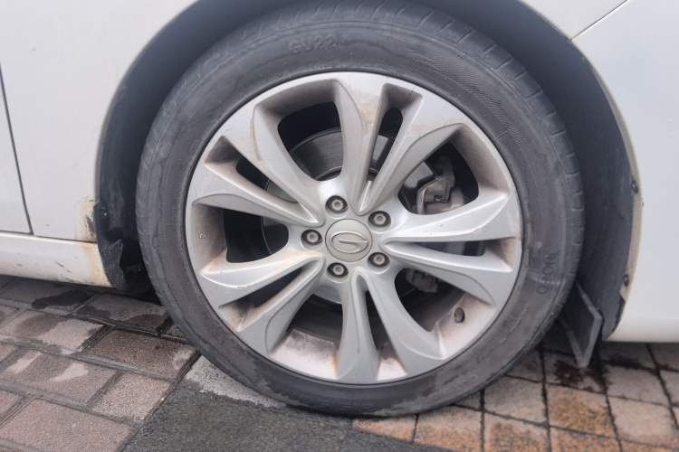 Used GAC Trumpchi GA6 2016 235T DCT Elite Edition Right Front Wheel Hub