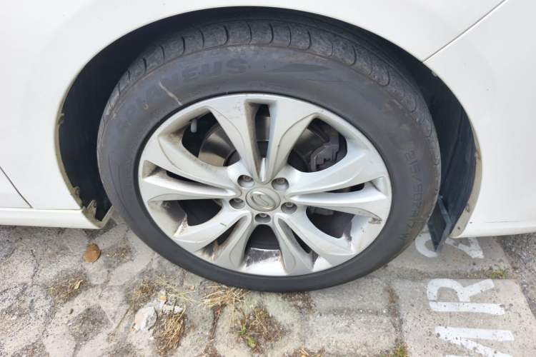 Used GAC Trumpchi GA6 2016 235T DCT Elite Edition Right Front Wheel Hub