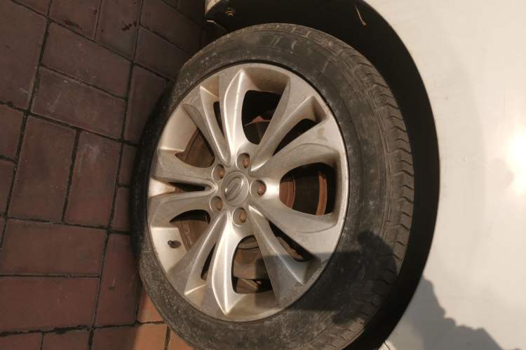Used GAC Trumpchi GA6 2016 235T DCT Elite Edition Right Front Wheel Hub