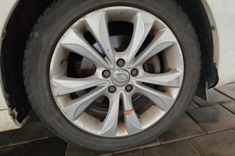 Used GAC Trumpchi GA6 2016 235T DCT Elite Edition Right Front Wheel Hub