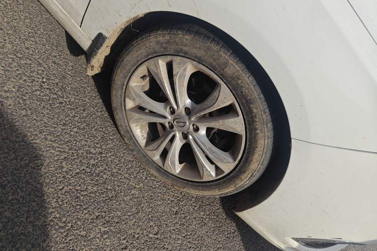 Used GAC Trumpchi GA6 2016 235T DCT Elite Edition Right Front Wheel Hub