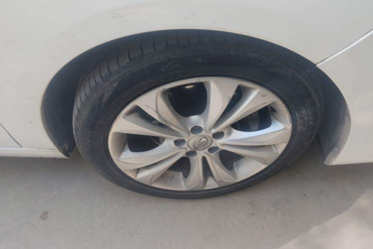 Used GAC Trumpchi GA6 2016 235T DCT Elite Edition Right Front Wheel Hub