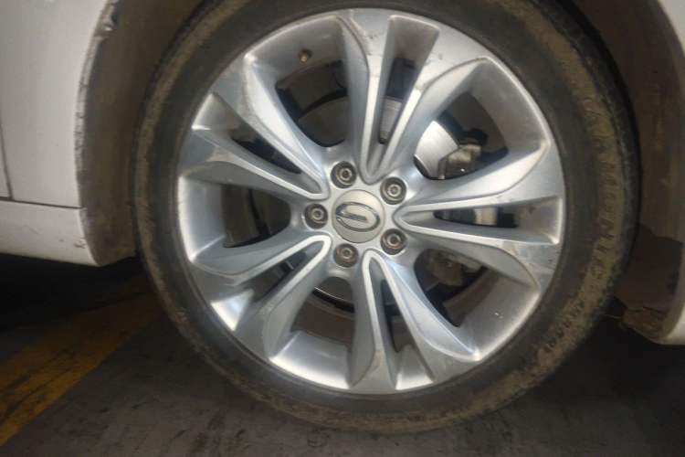 Used GAC Trumpchi GA6 2016 235T DCT Elite Edition Right Front Wheel Hub