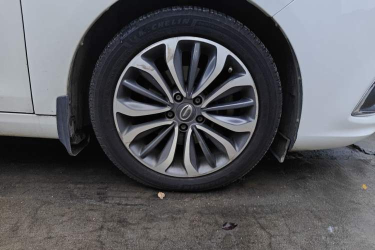 Used GAC Trumpchi GA6 2016 235T DCT Luxury Edition Right Front Wheel Hub