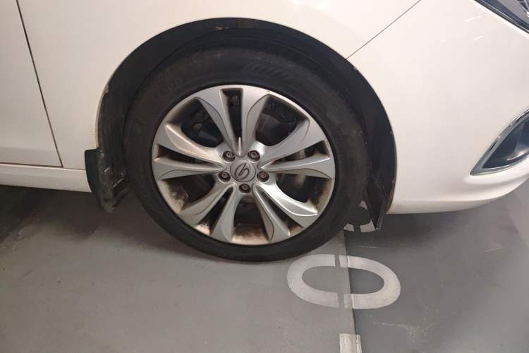 Used GAC Trumpchi GA6 2016 235T Manual Elite Edition Right Front Wheel Hub