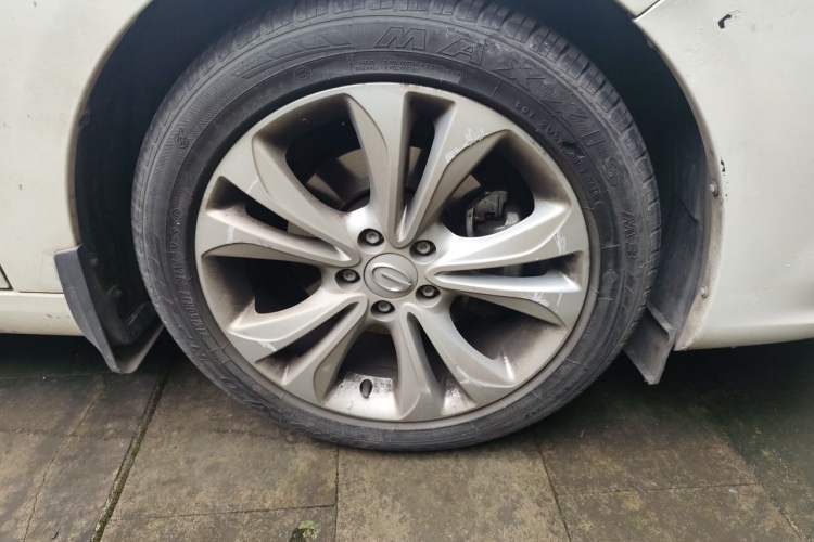 Used GAC Trumpchi GA6 2016 235T DCT Elite Edition Right Front Wheel Hub