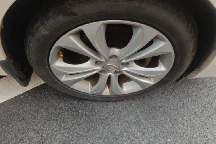 Used GAC Trumpchi GA6 2016 235T DCT Elite Edition Right Front Wheel Hub