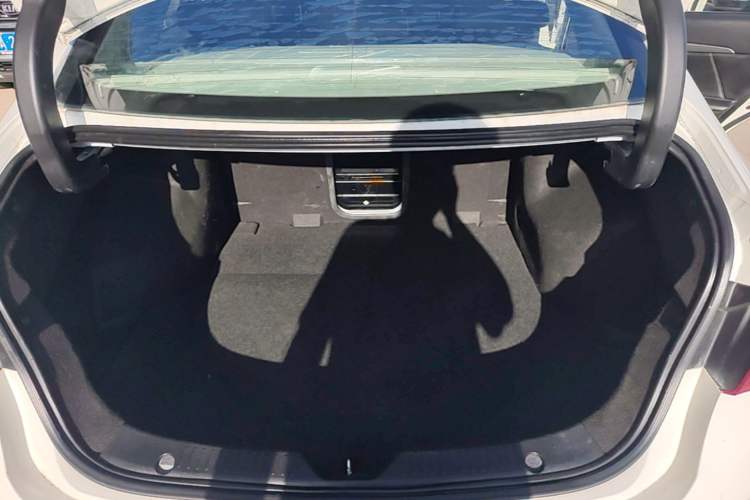 Used GAC Trumpchi GA6 2016 235T DCT Elite Edition Trunk