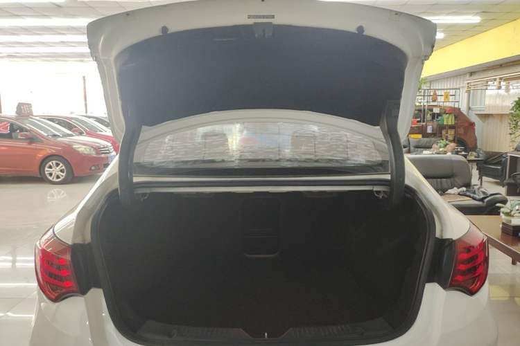 Used GAC Trumpchi GA6 2016 235T DCT Elite Edition Trunk