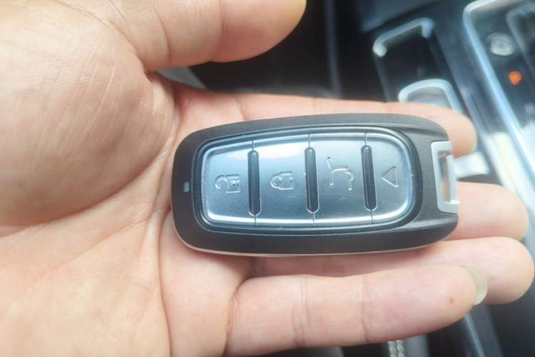 Used GAC Trumpchi GA6 2016 235T DCT Elite Edition Vehicle Key