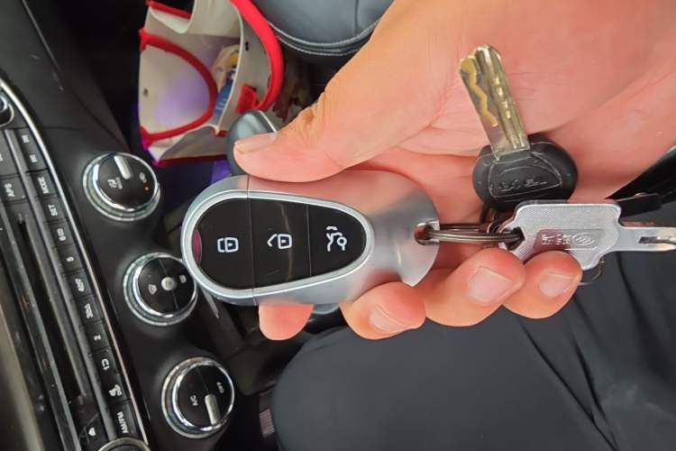 Used GAC Trumpchi GA6 2016 235T DCT Elite Edition Vehicle Key