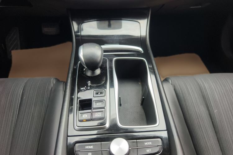 Used GAC Trumpchi GA6 2019 270T Automatic Elite Edition Gear Lever