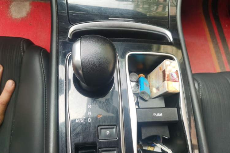 Used GAC Trumpchi GA6 2019 270T Automatic Elite Edition Gear Lever